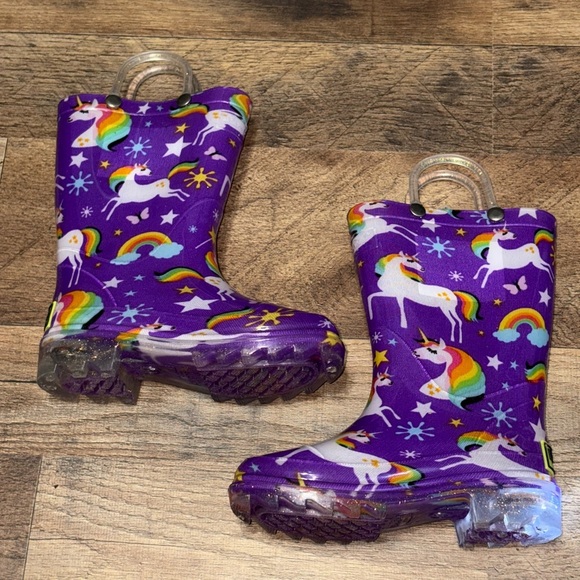 ✨ Light-Up Unicorn Rain Boots - Picture 5 of 5